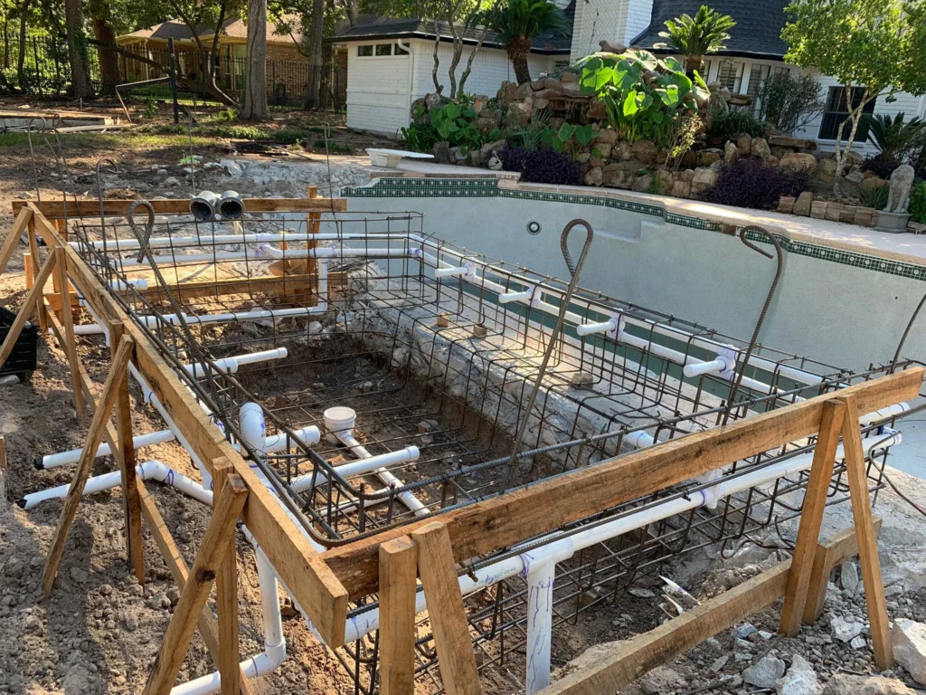 custom pool construction