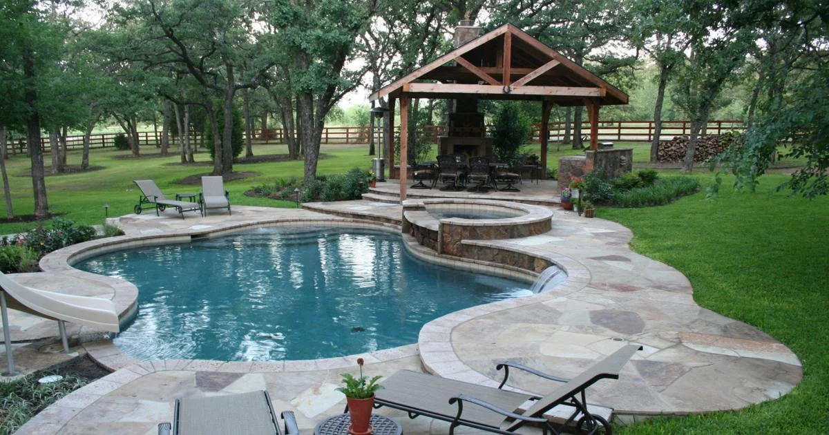 Cost of Building a Pool in Houston: Factors That Affect Your Budget
